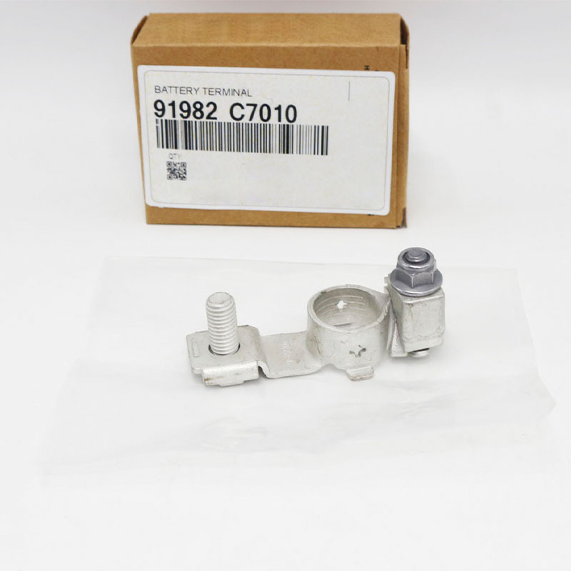 Battery Positive Terminal Clamp — Kia Optima 2016-2020 (91982C7010)