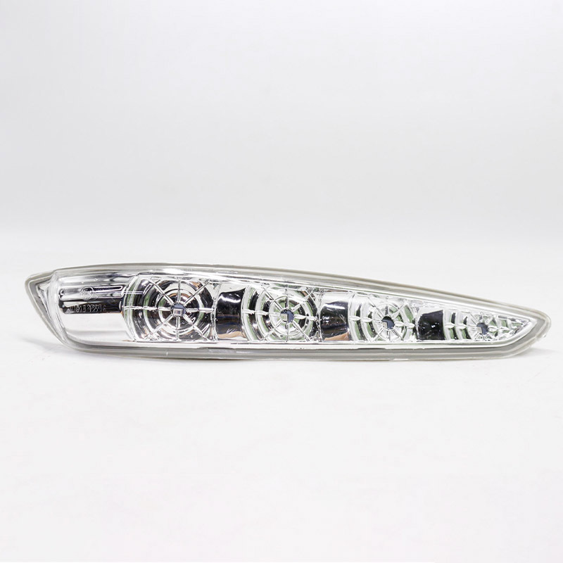 Right Side LED Light — Hyundai Sonata I45 2011-2014 (876233S000)