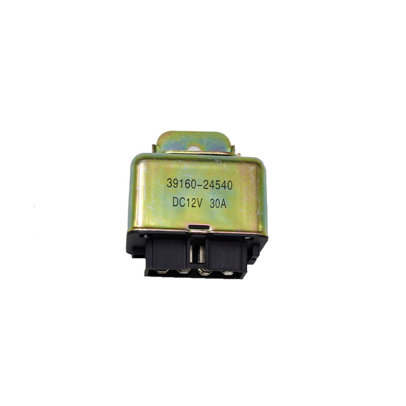 Relé de control de combustible — Hyundai/JAC Refine (3916024540, 8-Pin)